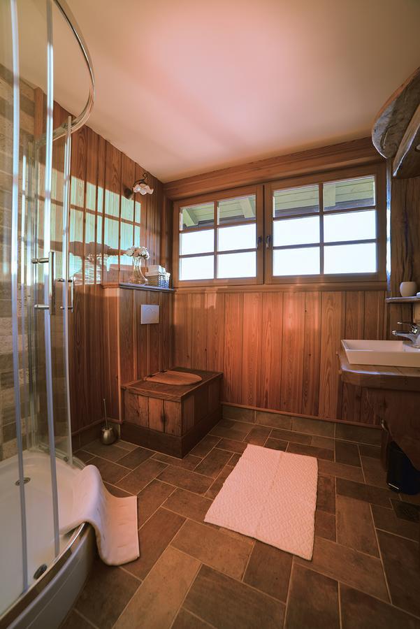 Villa Les With Hot Tub & Sauna Brežice Exterior foto